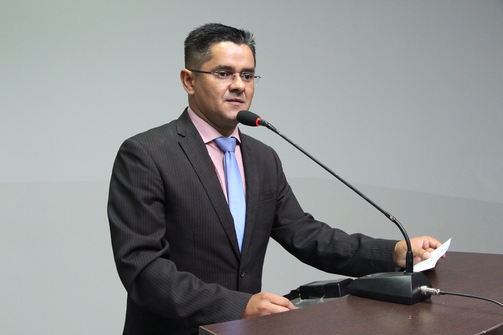 Vereador propõe ação para diminuir filas e dinamizar atendimento na saúde 