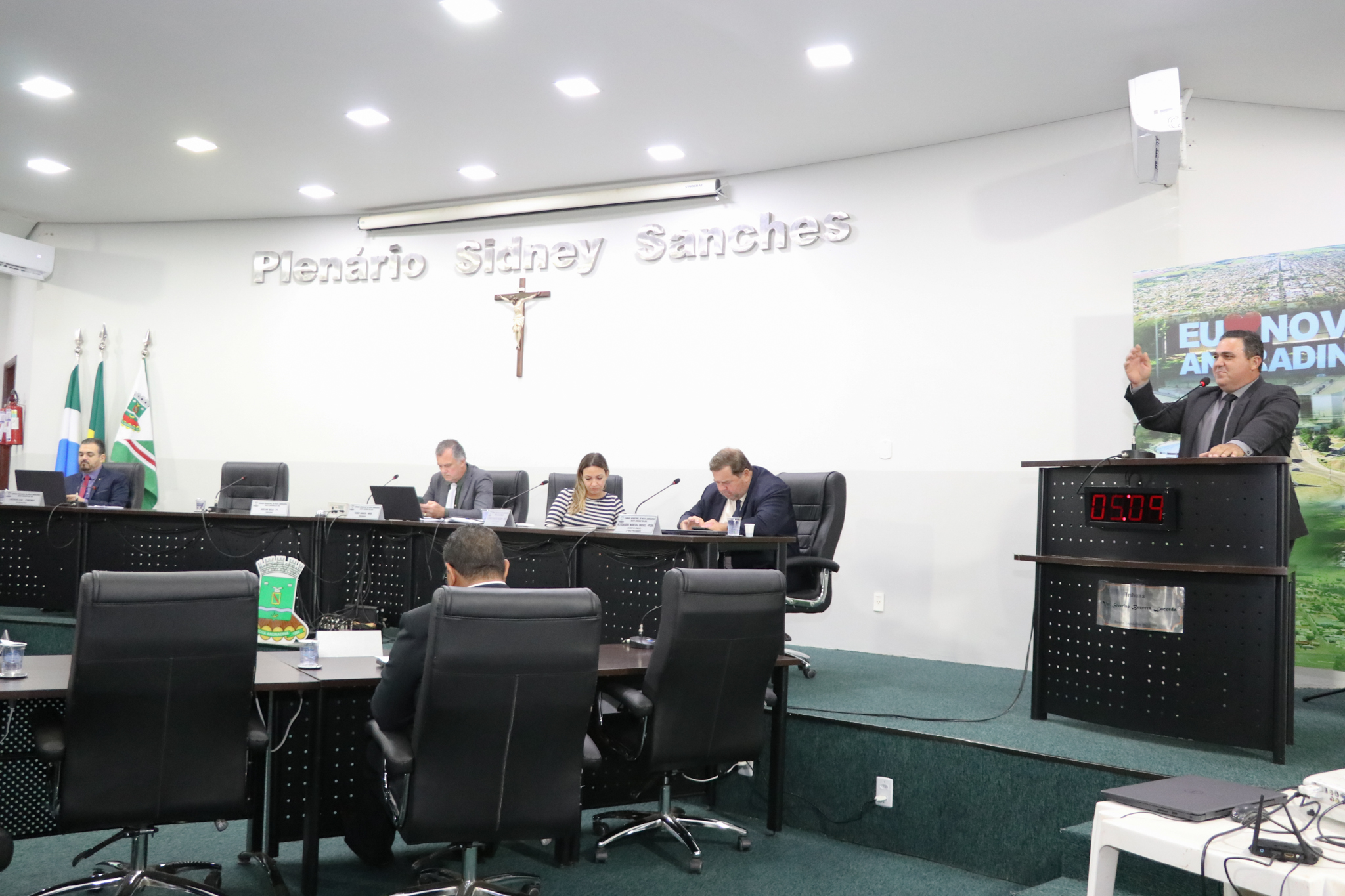 Vereador propõe inovação na saúde com telemedicina e mais segurança no trânsito