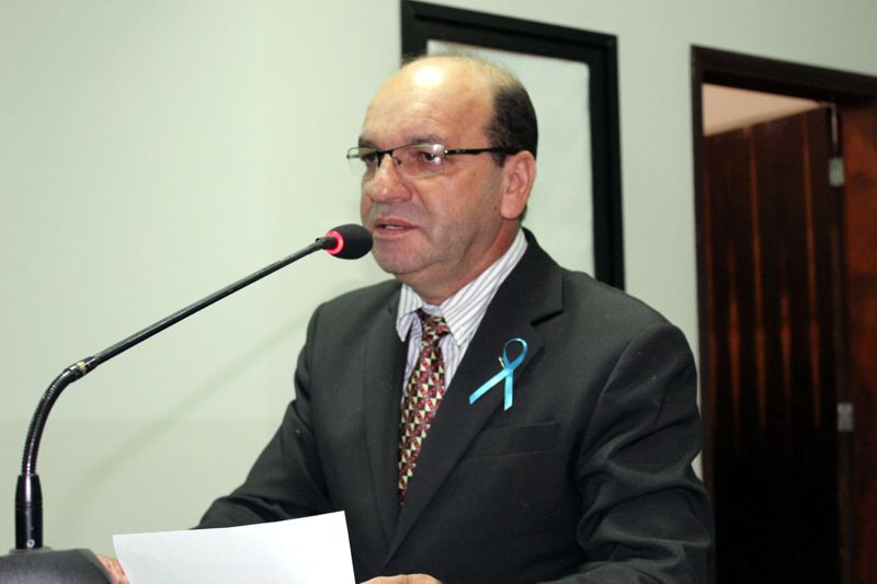 Vereador Valmirá do Pax cobra do Executivo recapeamento de ruas