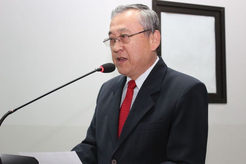 Vereador Valter Yasunaka reivindica recuperação de ruas