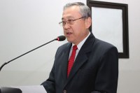 Vereador Valter Yasunaka reivindica recuperação de ruas