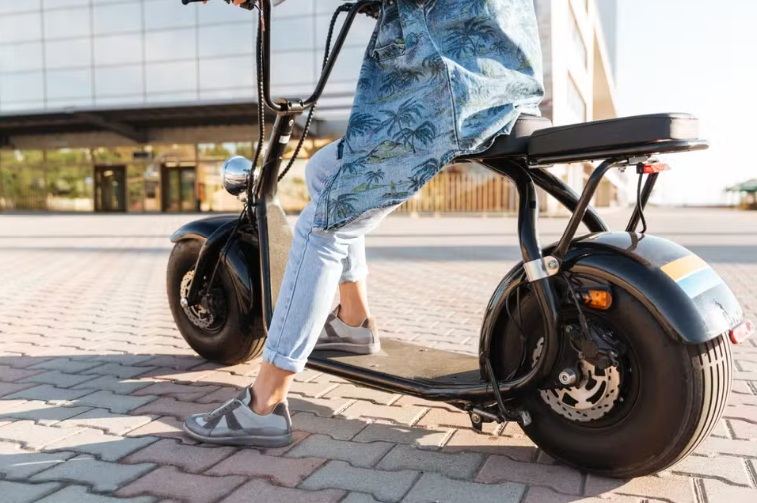 Vereadora pede detalhamento das ações educativas e de fiscalização com relação ao uso de bicicletas elétricas