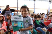 Vereadora propõe entrega antecipada de kits escolares para evitar atrasos e desperdícios