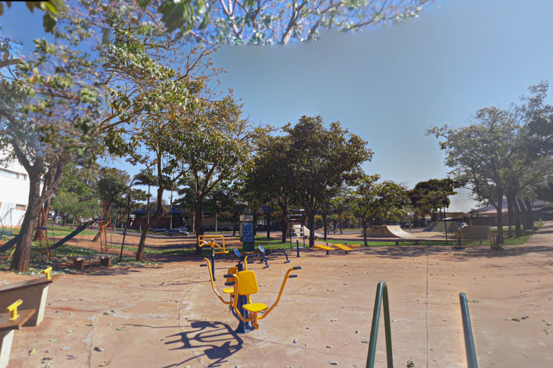 Vereadora sugere melhorias na iluminação da Praça da Rodoviária