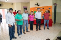 Vereadores acompanham entrega de uniformes em Ceinf’s