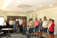 Vereadores acompanham recondução de prefeito ao cargo