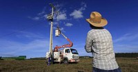 Vereadores cobram melhorias na rede de distribuição de energia em assentamentos