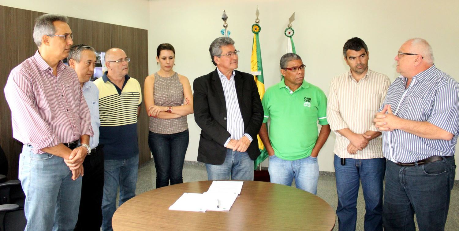 Vereadores comemoram implantação de Zona Azul, que deverá ser em 60 dias