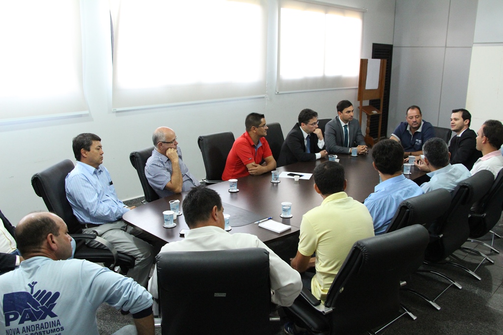 Vereadores de Nova Andradina se reúnem com promotores de Justiça 