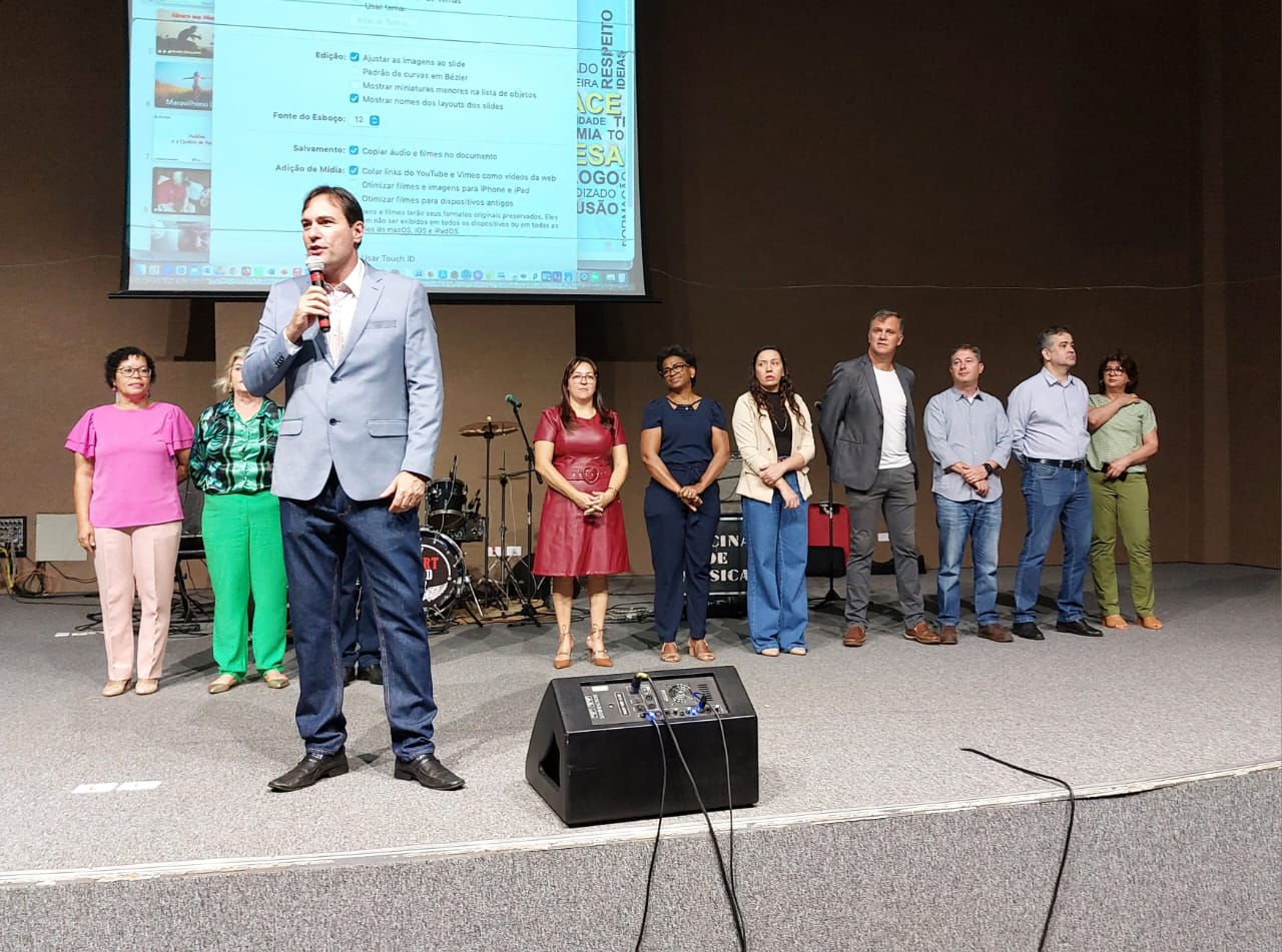 Vereadores destacam formação pedagógica para professores e administrativos