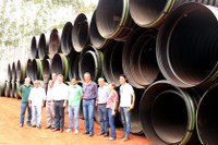 Vereadores fiscalizam reinício das obras de pavimentação asfáltica da Rua André Loyer