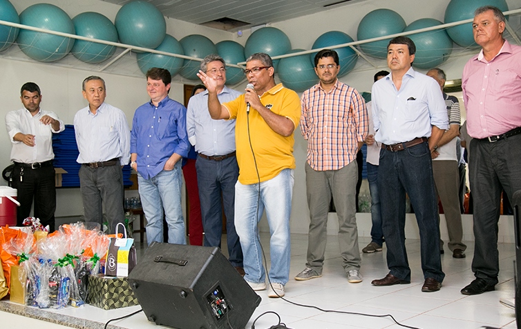 Vereadores participam de confraternização do Dia do Servidor Público 