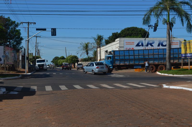 Vereadores pedem redutores de velocidade e sinalização de trânsito