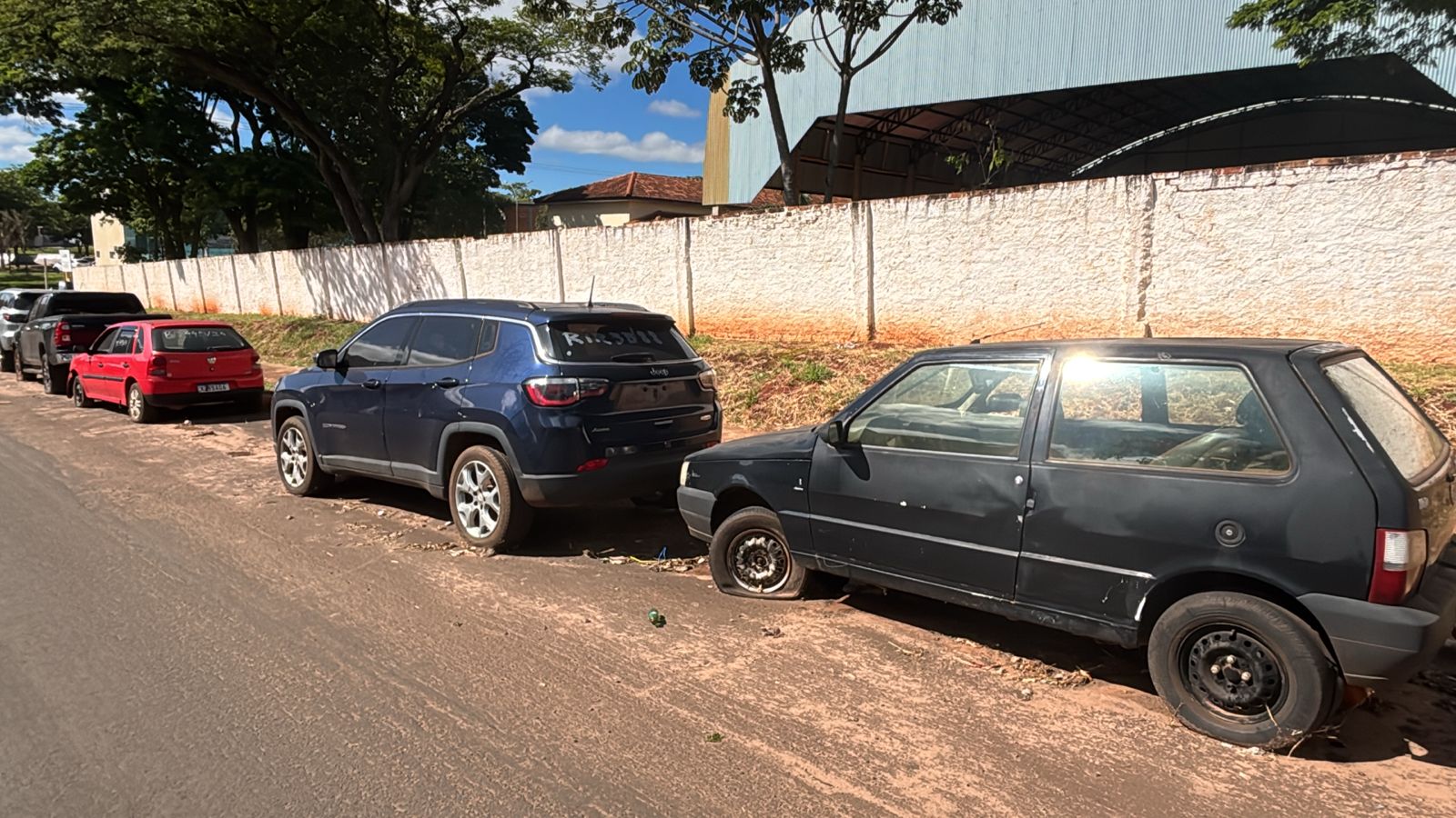 Vereadores propõem criação de pátio municipal para retirada de “sucatas” das ruas de Nova Andradina