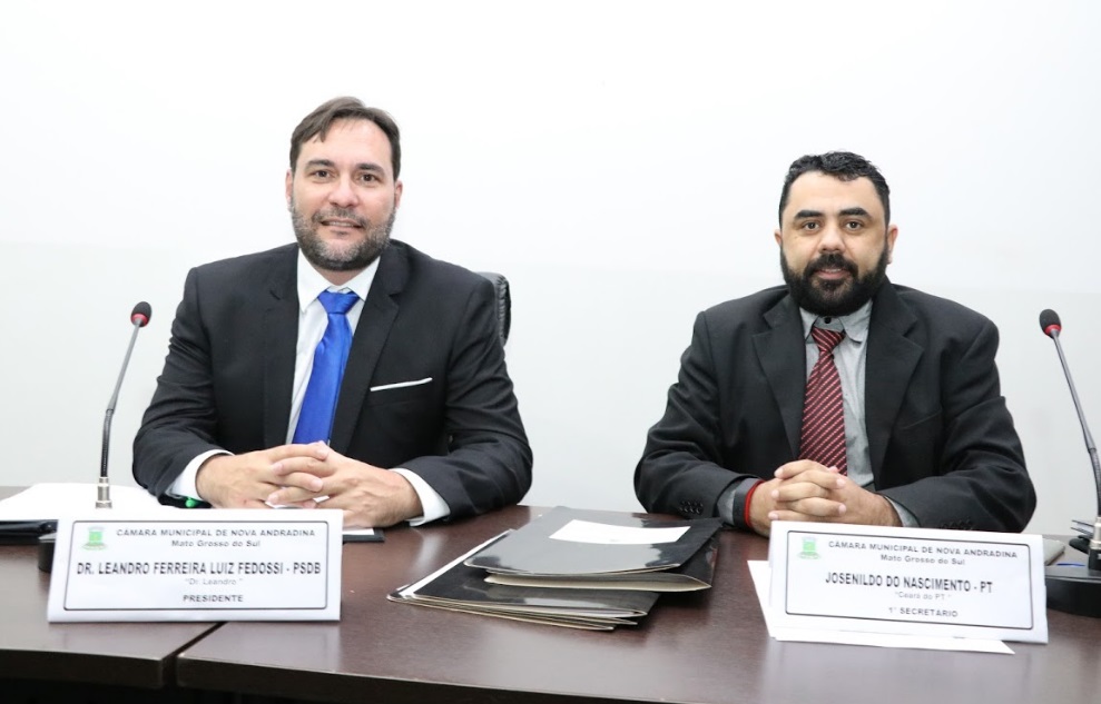 Vereadores reivindicam banheiros químicos móveis para garis 