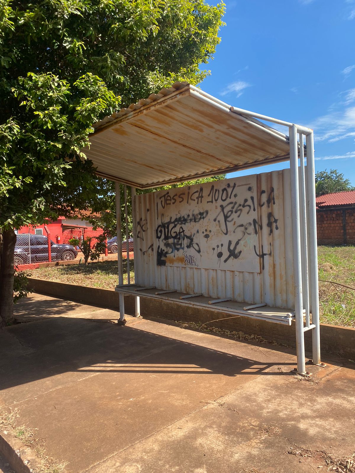 Vereadores reivindicam melhorias em 18 pontos de parada de ônibus e na Praça do bairro Alvorada