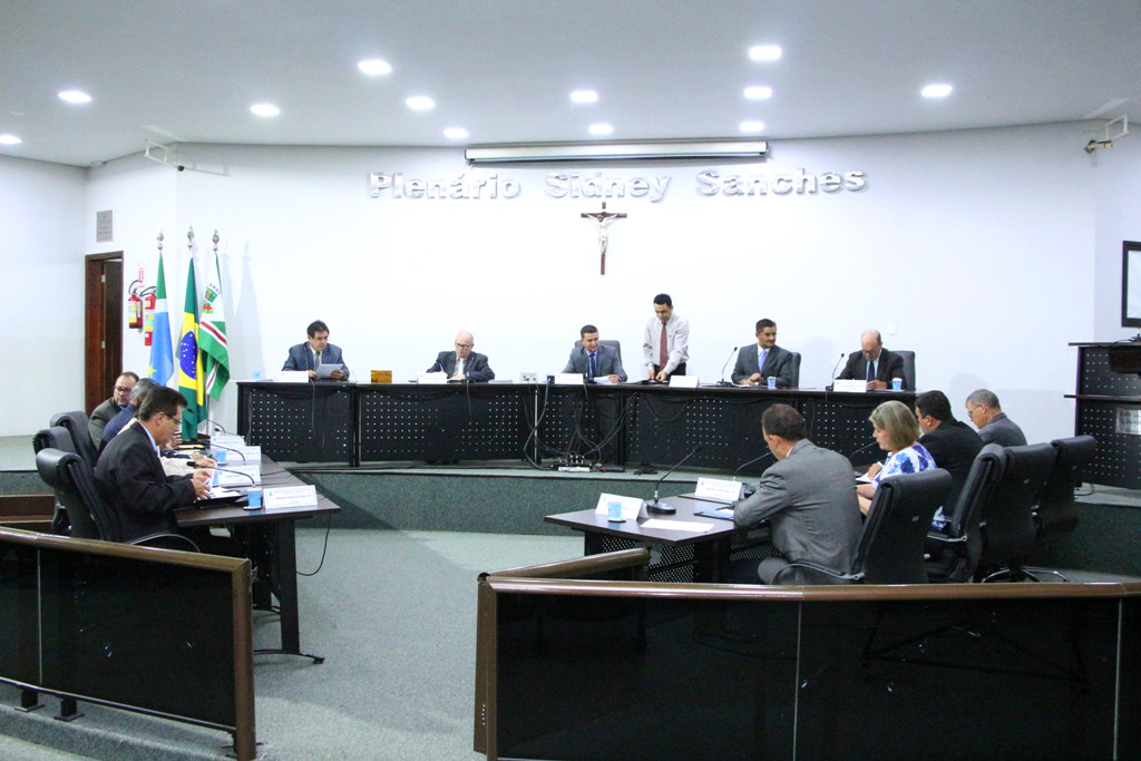 Vereadores requerem informações sobre implantação de mão única em novas ruas 