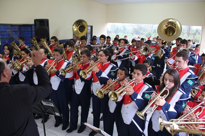 Vereadores se mobilizam para estruturar banda marcial e lar alternativo  