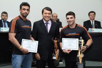 Vice-campeão de Fisiculturismo e equipe são homenageados na Câmara por Dr. Sandro