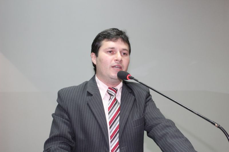 Vicente apoia movimento “Cacheadas de Nova Andradina”