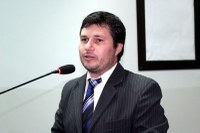 Vicente quer revisão de pavimentação asfáltica