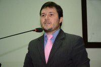 Vicente questiona revitalização da Praça Brasil