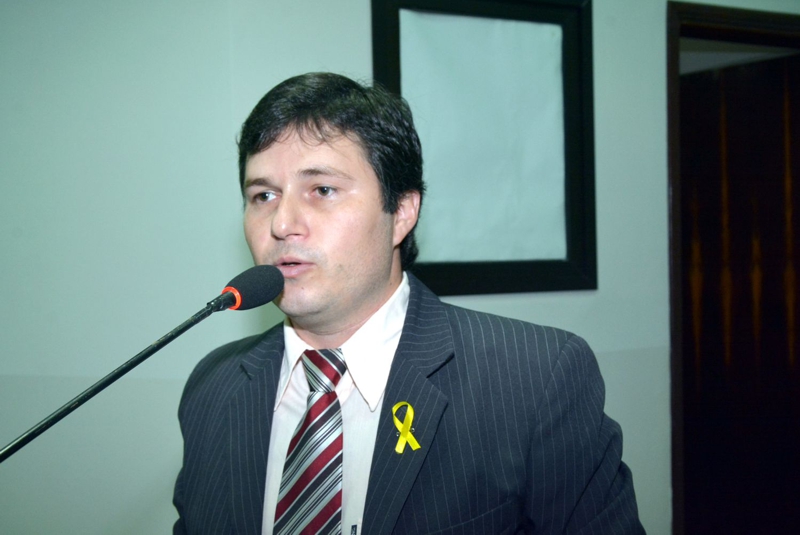 Vicente requer informações sobre a Secretaria de Saúde