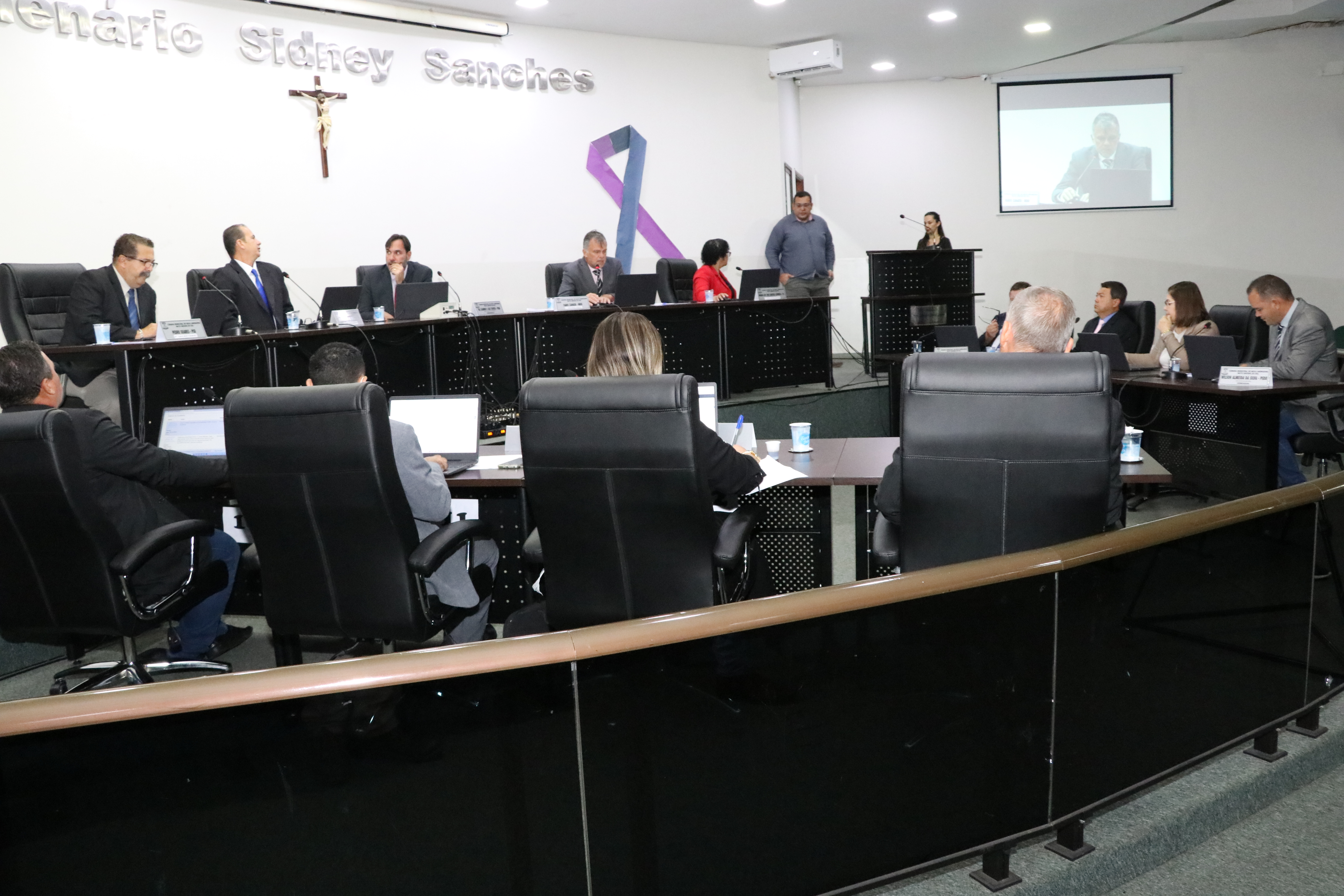 Visando otimizar serviços do CCZ, vereadores propõem compra de caminhão, materiais cirúrgicos e insumos