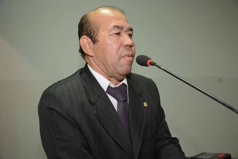 Zé Bugre pleiteia kits de irrigação e resfriadores para produtores