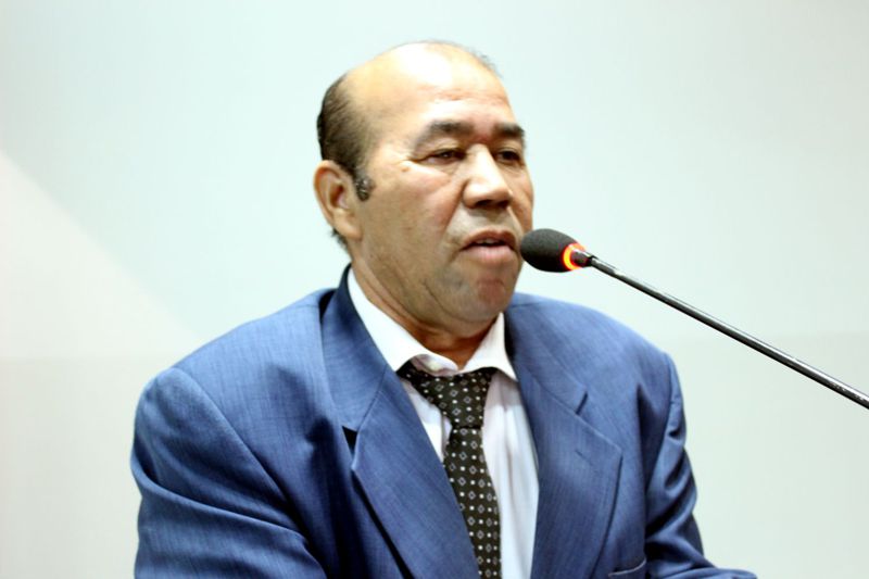 Zé Bugre solicita revitalização da Praça Geraldo Mattos Lima